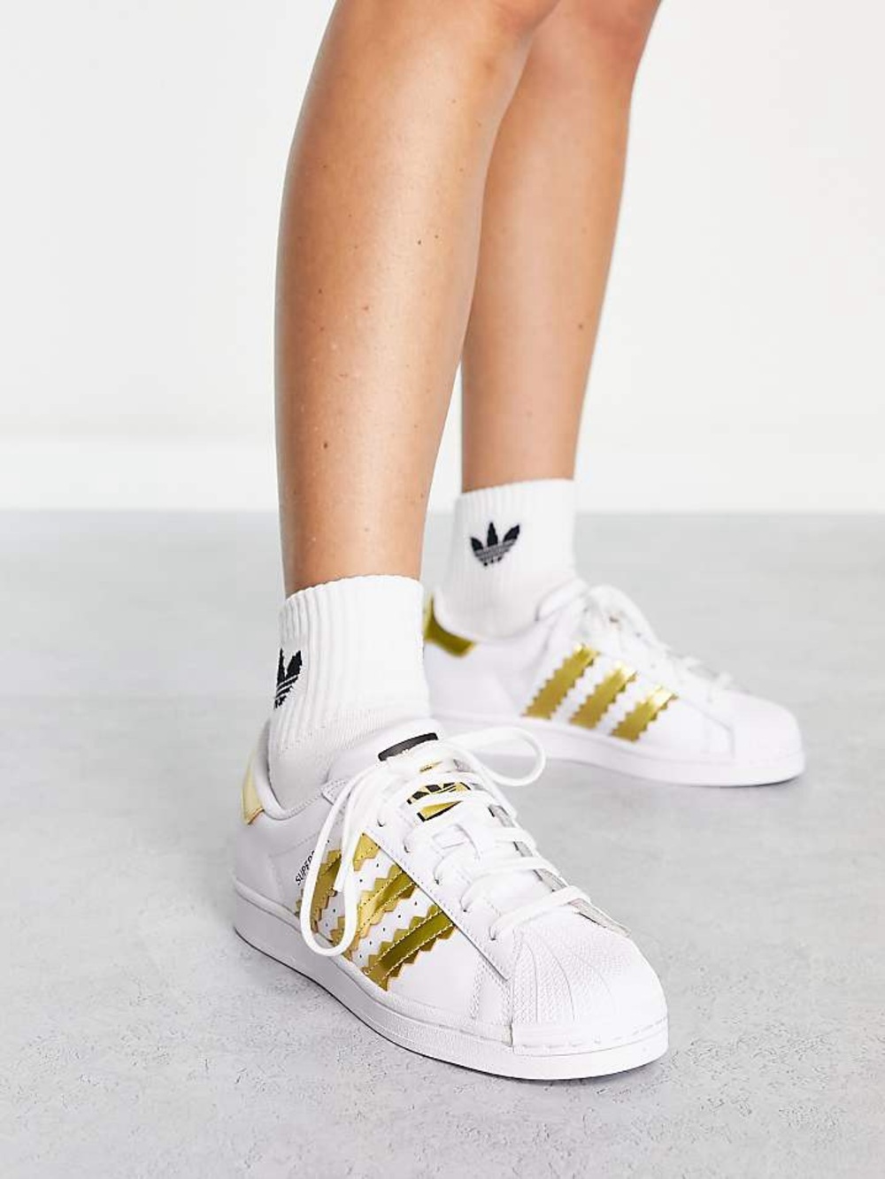 Adidas Superstar Sneakers